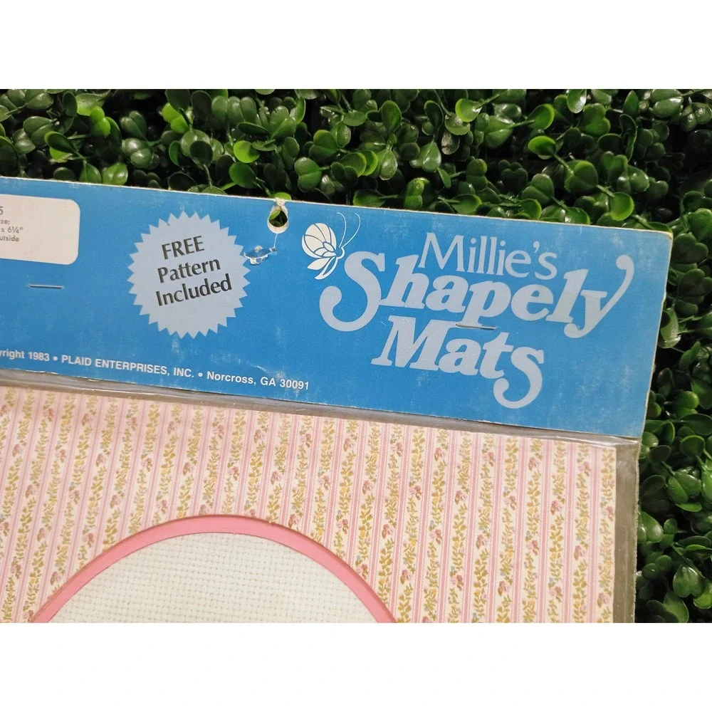 Vintage 1983 Millie's Shapely Mats Plaid 58005 Oval Floral‎ Picture Mat Pattern